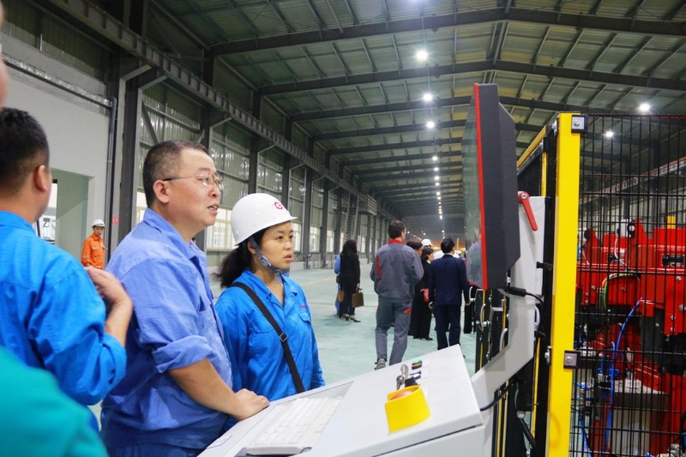 Nhà máy kính tiết kiệm năng lượng chất lượng cao CFG Ninh Bình chính thức ra sản phẩm - 8 Nhà máy kính tiết kiệm năng lượng chất lượng cao CFG Ninh Bình chính thức ra sản phẩm - 8