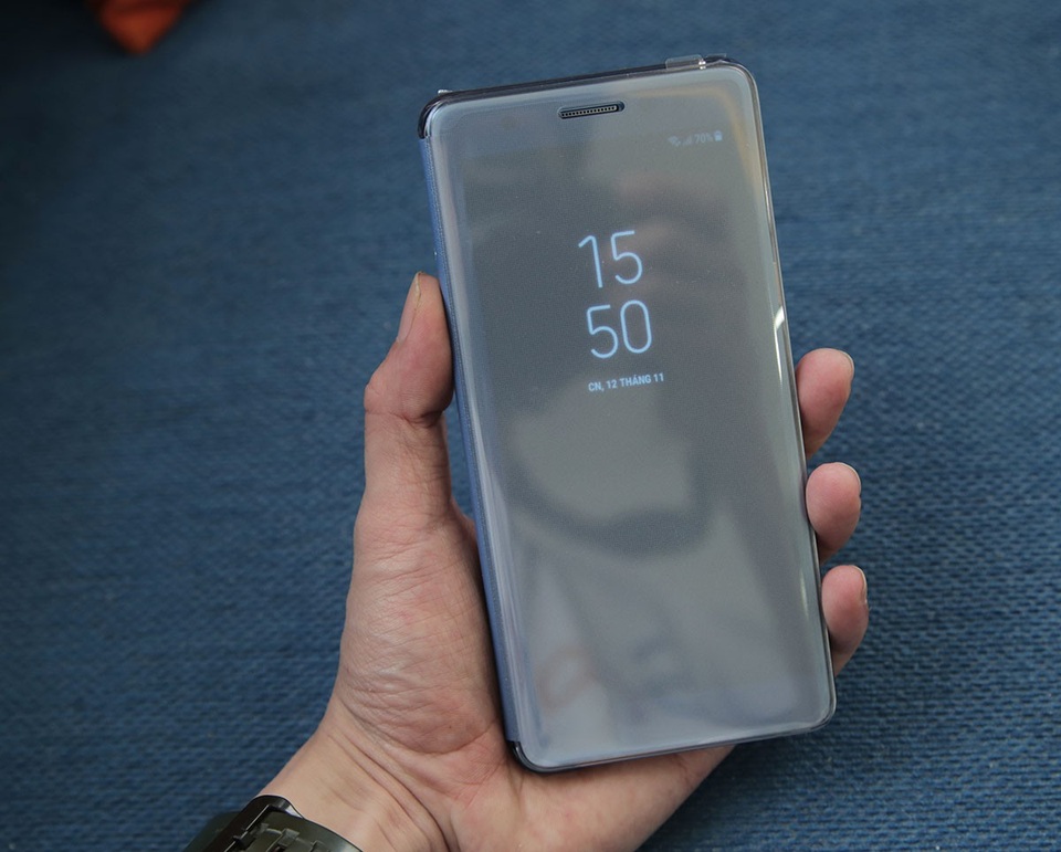 Mở hộp Galaxy Note FE chính hãng: Có gì khác với Galaxy Note7? - 3 Ốp tặng kèm bên trong máy là Clear View Flip Cover