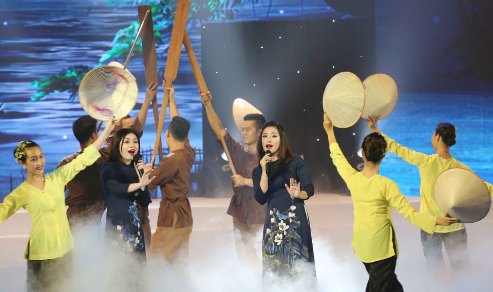 Dạt dào cảm xúc với những ca khúc về gia đình trong “Tổ ấm yêu thương” - 4 Dạt dào cảm xúc với những ca khúc về gia đình trong “Tổ ấm yêu thương” - 4