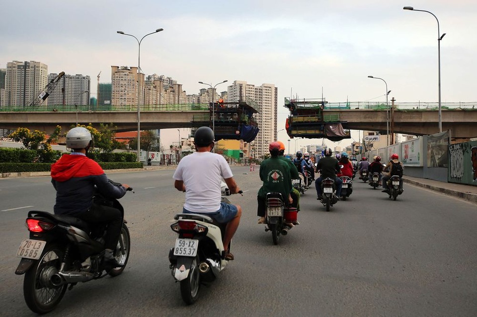 Việt Nam đứng thứ 2 châu Á trong cuộc đua cơ sở hạ tầng - 1
Một cây cầu đang được xây dựng ở thành phố Hồ Chí Minh. (Nguồn: Lương Thái Linh / Bloomberg)