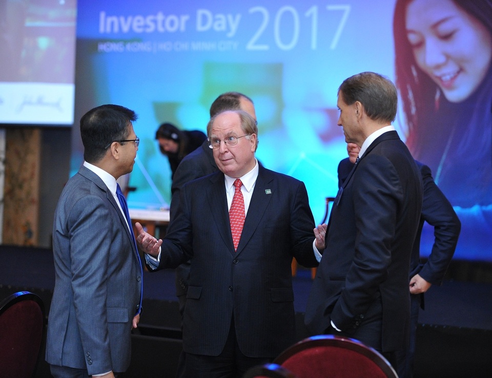Manulife tổ chức Hội nghị Nhà Đầu tư Toàn cầu mang dấu ấn lịch sử tại Việt Nam - 3 Các Lãnh đạo cấp cao của Tập đoàn Manulife Financial trao đổi bên lề Hội nghị Nhà đầu tư