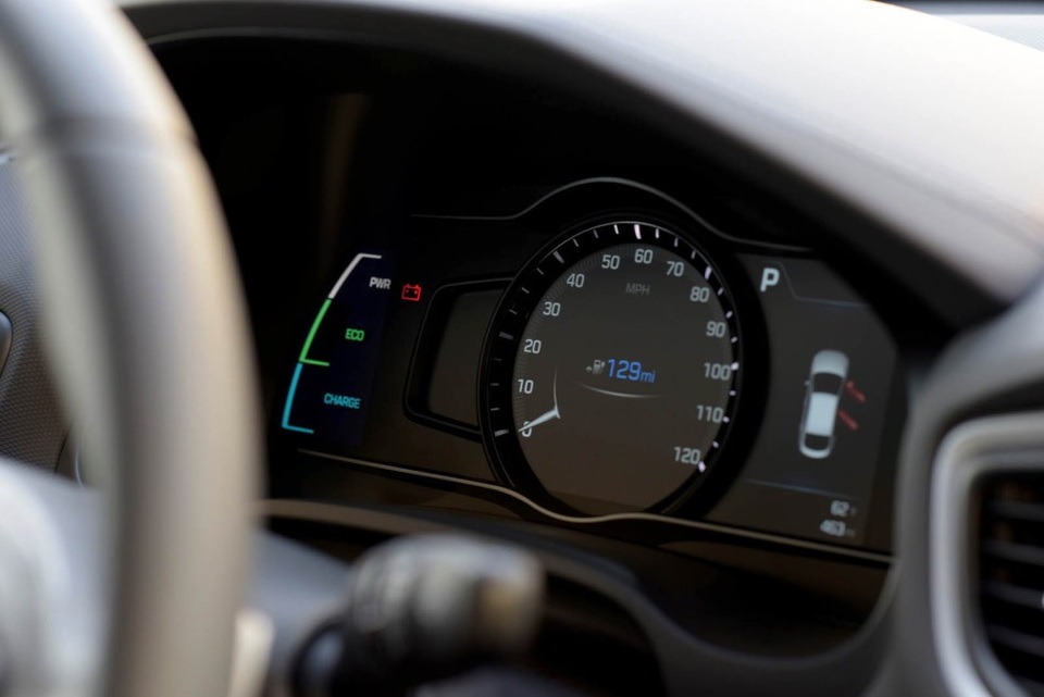 Hyundai Ioniq - Đối thủ tiềm năng của Toyota Prius - 6 Hyundai Ioniq - Đối thủ tiềm năng của Toyota Prius - 6