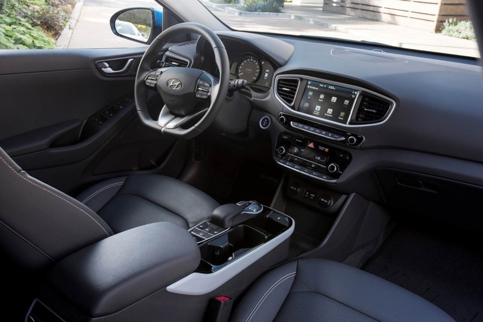 Hyundai Ioniq - Đối thủ tiềm năng của Toyota Prius - 5 Hyundai Ioniq - Đối thủ tiềm năng của Toyota Prius - 5