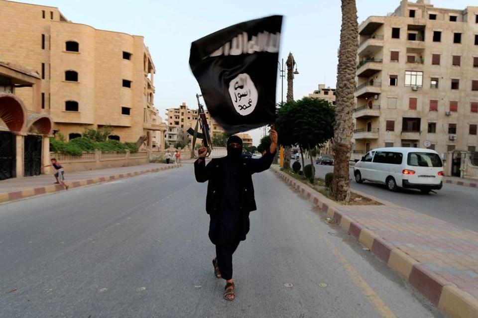 IS kêu gọi tấn công hàng loạt quốc gia dịp lễ Ramadan - 1
Bị dồn ép ở Syria và Iraq, IS bắt đầu bành trướng mạng lưới sang các khu vực khác ngoài Trung Đông. (Ảnh: Reuters)