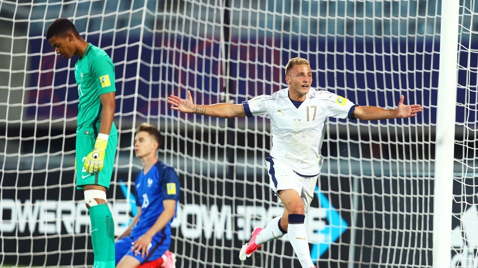 Gục ngã trước Italia, U20 Pháp bị loại ở World Cup U20 - 3
Niềm vui chiến thắng của các cầu thủ U20 Italia