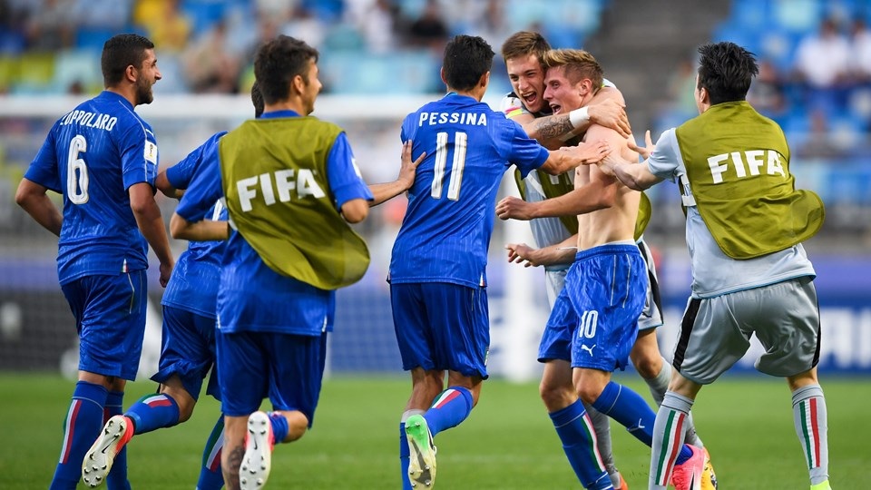 Đá thiếu người, U20 Italia ngược dòng không tưởng trước U20 Zambia - 3
U20 Italia đã ngược dòng thắng 3-2 ở hiệp phụ và sẽ gặp U20 Anh ở bán kết