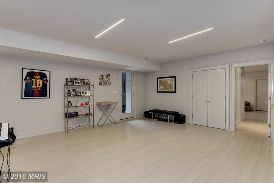 
Ngoài ra biệt thự cũng có phòng trống làm nơi vui chơi cho các con của Ivanka.
