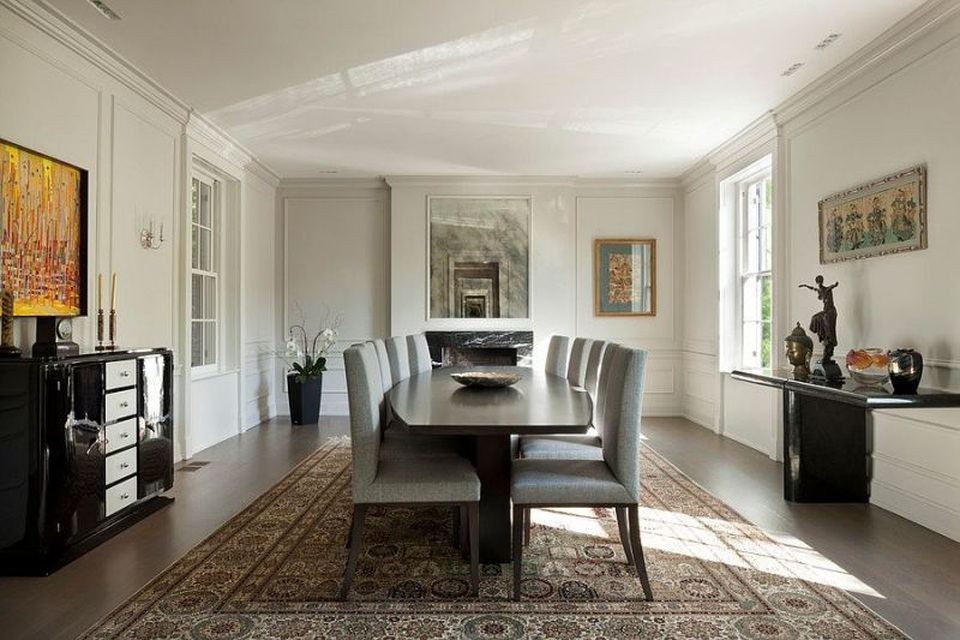 
Với diện tích 640m2, biệt thự có nhiều phòng khác nhau.
