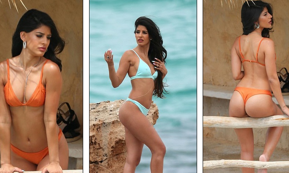 Mê mẩn thân hình hoàn hảo của người đẹp Anh - 1
Jasmin Walia tạo dáng gợi cảm trên bãi biển ở Tây Ban Nha ngày 29/5 vừa qua