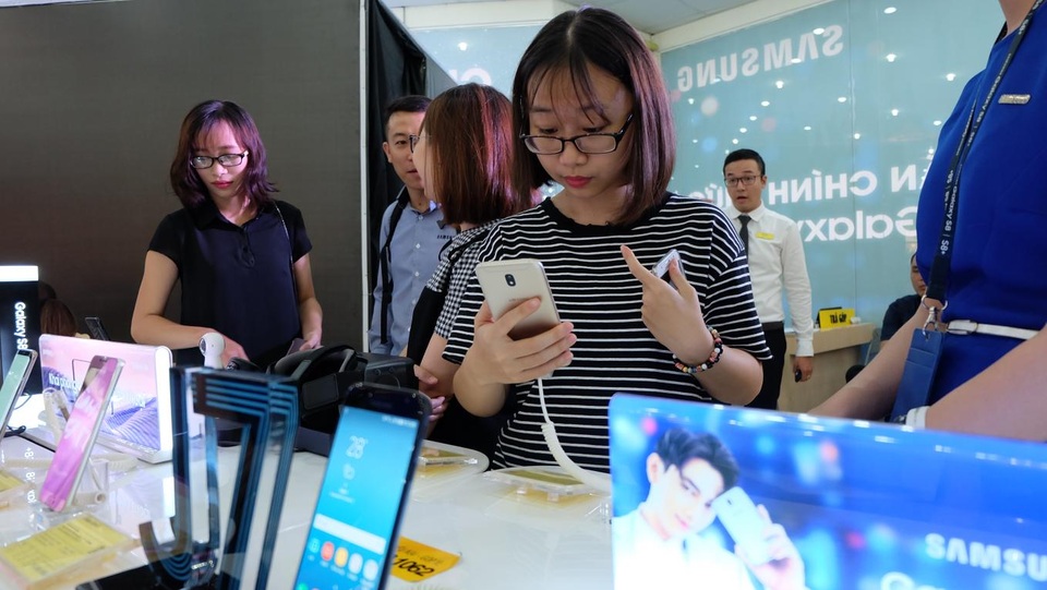 Samsung và Oppo đang chiếm vị trí top sản phẩm tại VN