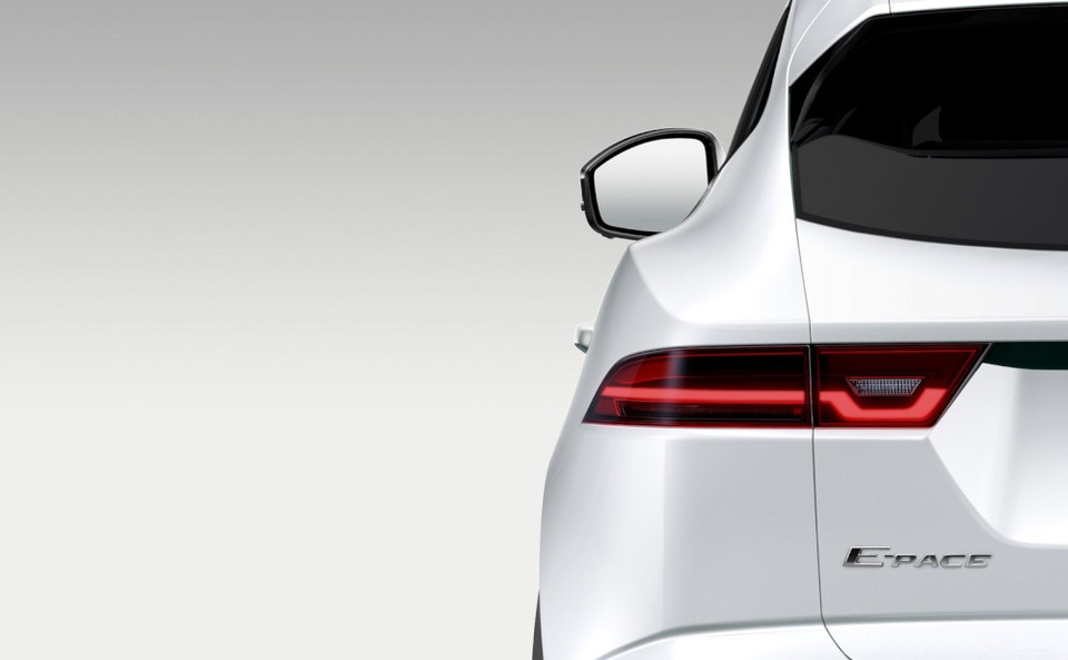 Jaguar hé lộ về tân binh E-Pace - 1 Jaguar hé lộ về tân binh E-Pace - 1