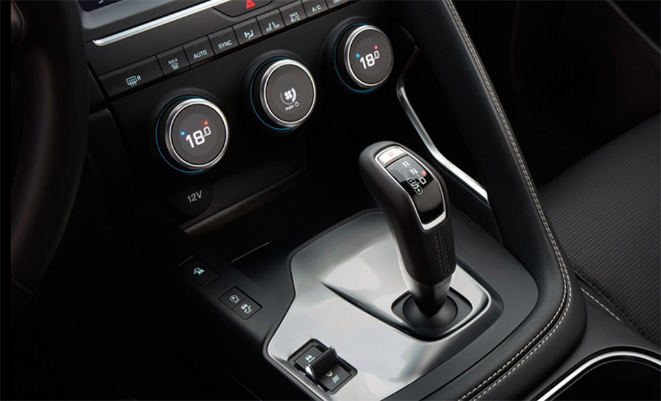 Jaguar ngày càng dấn sâu vào cuộc chơi SUV - 17 Jaguar ngày càng dấn sâu vào cuộc chơi SUV - 17
