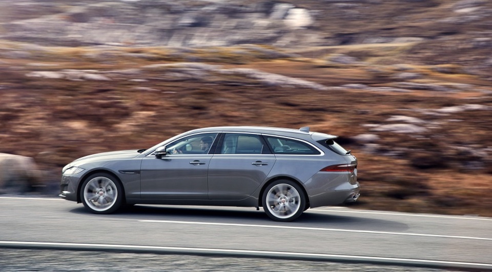 Jaguar XF Sportbrake 2018 - Động cơ mới, công nghệ mới - 12 Jaguar XF Sportbrake 2018 - Động cơ mới, công nghệ mới - 12