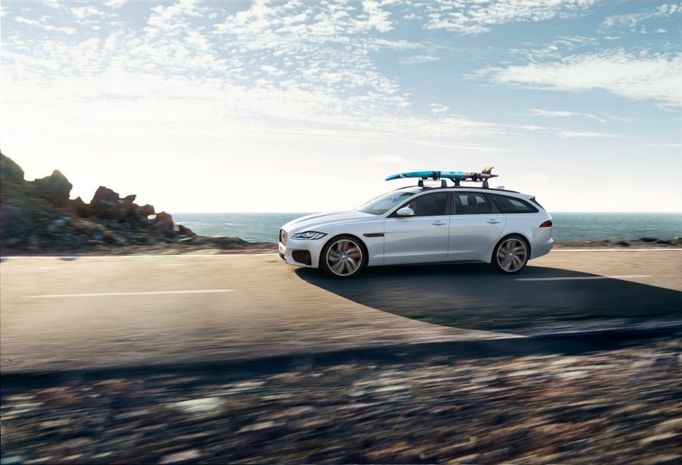 Jaguar XF Sportbrake 2018 - Động cơ mới, công nghệ mới - 9 Jaguar XF Sportbrake 2018 - Động cơ mới, công nghệ mới - 9