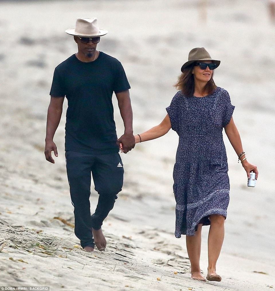 Jamie Foxx tươi rói sau khi công khai tình cảm với Katie Holmes - 9 Jamie Foxx tươi rói sau khi công khai tình cảm với Katie Holmes - 9