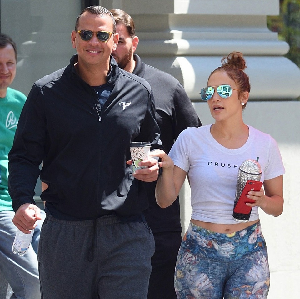 
Nữ ca sĩ 48 tuổi tìm được sự đồng điệu về tâm hồn và suy nghĩ ở Alex, một người cũng từng trải qua đổ vỡ hôn nhân.
