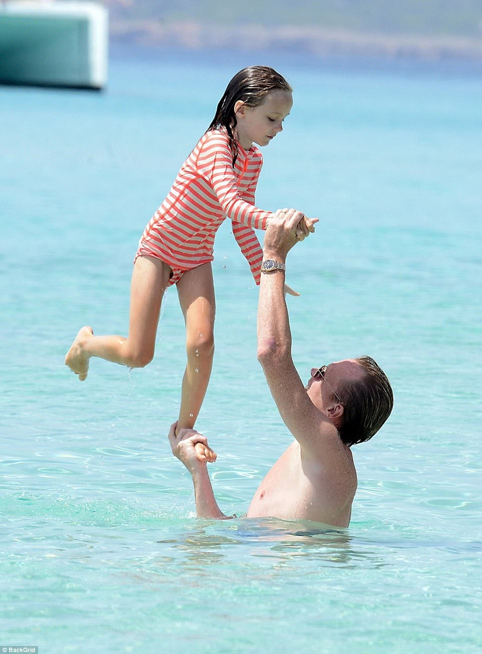 Ngưỡng mộ dáng thon của minh tinh 47 tuổi - 6
Cặp đôi đã có với nhau 2 mặt con, ngoài ra Jen còn có 1 con riêng với bạn trai cũ David Dugan