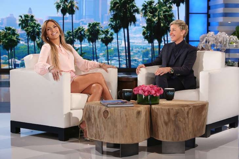 Jennifer Lopez giải thích lý do cặp với “phi công trẻ” - 1
Jennifer Lopez trò chuyện với MC Ellen DeGeneres về chuyện hò hẹn với những người đàn ông kém tuổi.