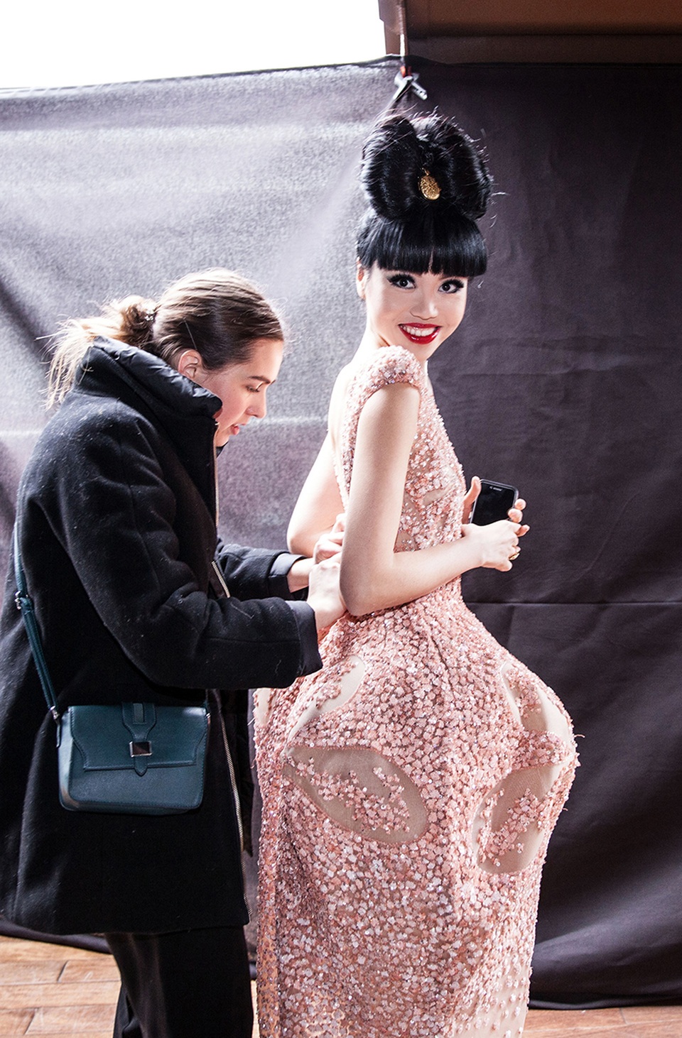 Jessica Minh Anh xuất hiện trên ghế đầu tuần lễ haute couture tại Paris - 7 Jessica Minh Anh xuất hiện trên ghế đầu tuần lễ haute couture tại Paris - 7