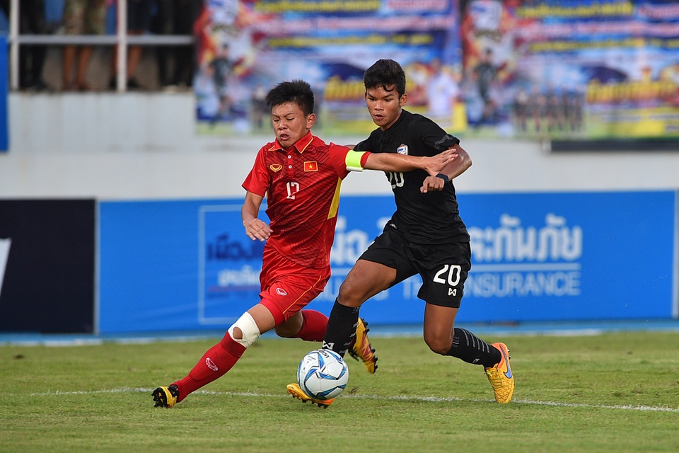 Những khoảnh khắc U15 Việt Nam bước lên đỉnh cao nhất Đông Nam Á - 4
U15 Việt Nam chơi hay và giữ được kết quả hòa 0-0 sau 80 phút