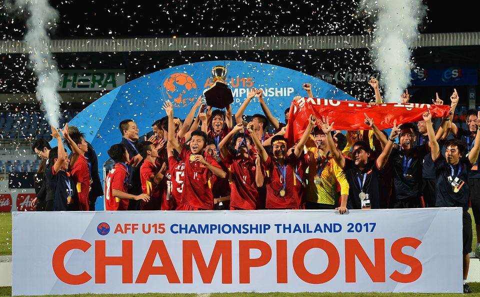 Những khoảnh khắc U15 Việt Nam bước lên đỉnh cao nhất Đông Nam Á - 10
Đây hứa hẹn là lứa cầu thủ tài năng của bóng đá Việt Nam trong tương lai