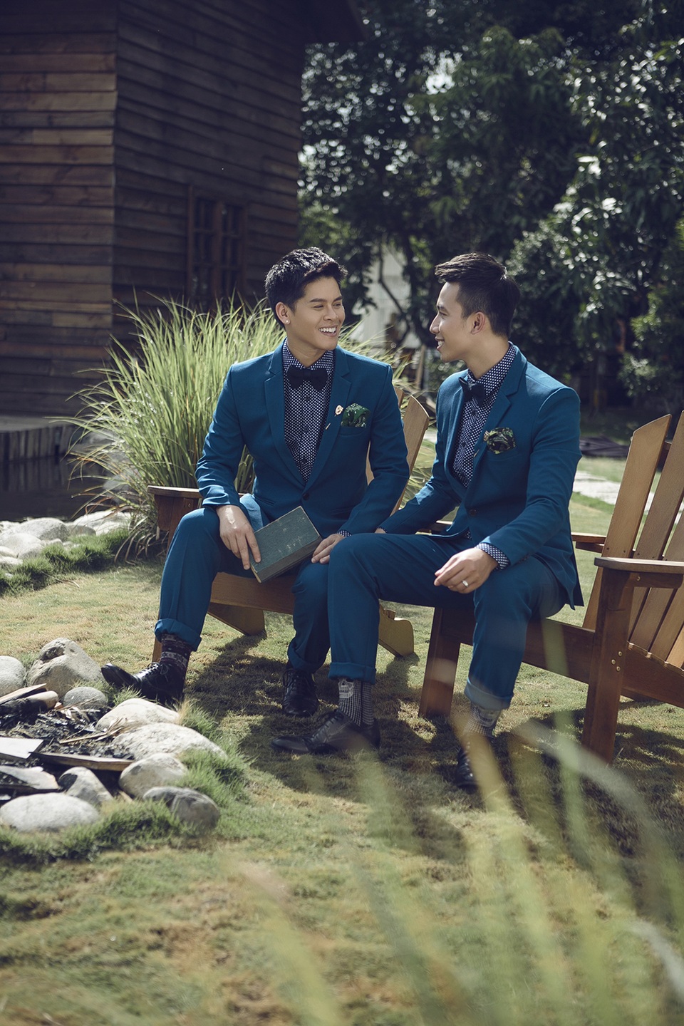 Trong khoảng một thời gian dài yêu nhau, John Huy luôn cảm thấy mình may mắn và hạnh phúc. Anh biết mình đã tìm được người đồng hành trong cuộc sống, người hiểu và chấp nhận con người anh, từ những điều tốt cho đến điều xấu.