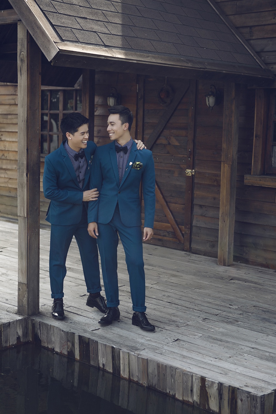 Kể từ khi công khai chuyện tình cảm, John Huy và người yêu không gặp phải áp lực nào từ dư luận. Hơn hết, bản thân John Huy cũng không quan tâm về những điều tiêu cực về mình. Biên đạo tài năng cho hay, hầu như mọi người ủng hộ anh hơn là “ném đá”.