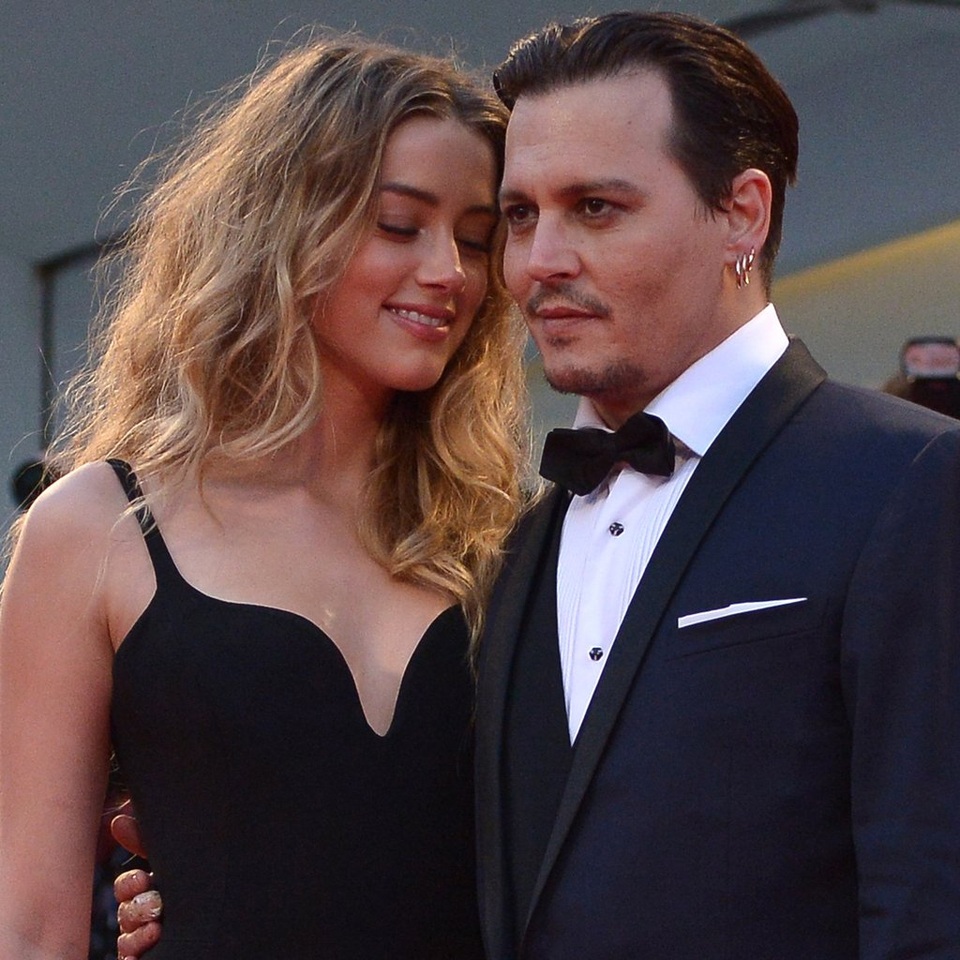 Johnny Depp tố vợ cũ “câu giờ” trì hoãn thủ tục ly dị - 1
Hơn 5 tháng kể từ khi đạt được thỏa thuận ly dị, Johnny Depp và Amber Heard vẫn chưa hoàn tất thủ tục chia tay.