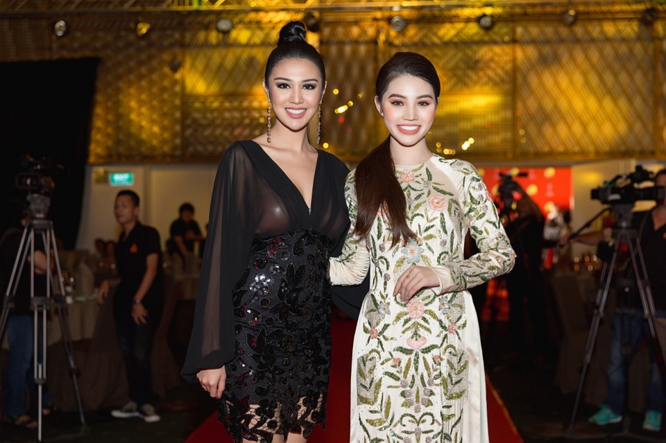 Mỗi người một phong cách khác nhau nhưng đương kim Miss Grand International dành nhiều lời khen cho Jolie Nguyễn. Ariska còn bày tỏ mong muốn được khoác lên người chiếc áo dài để đọ sắc cùng Jolie thêm lần nữa.