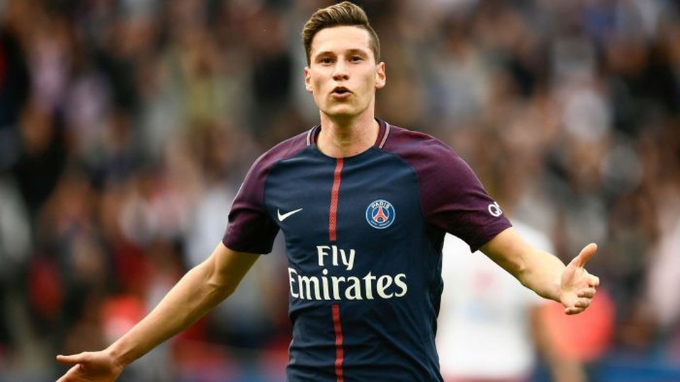Draxler gần như không thể cạnh tranh vị trí trong dàn sao của PSG, nhất là khi bộ ba Mbappe, Cavani, Neymar đã “đóng đinh” ở đội hình chính. Nếu cầu thủ này không thể tham dự World Cup 2018 thì thực sự là đáng tiếc lớn.
