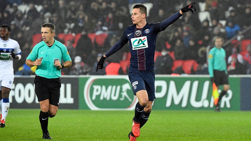 Draxler đã và đang cho thấy tài năng của mình ở cấp độ CLB lẫn ĐTQG. Trong kỳ chuyển nhượng mùa Đông này, Draxler đã chuyển tới thi đấu cho PSG với kỳ vọng sẽ tạo nên sức bật cho CLB trong giai đoạn 2.