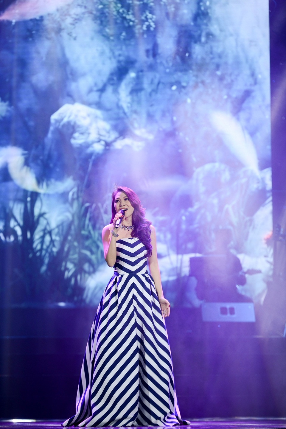 Được biết, trước mỗi đêm nhạc đặc biệt mừng sinh nhật Mỹ Tâm ở hai miền Nam Bắc tại TP Hồ Chí Minh (14/1) và Hà Nội (15/1) cô sẽ giao lưu và chụp hình với người hâm mộ để làm kỷ niệm.