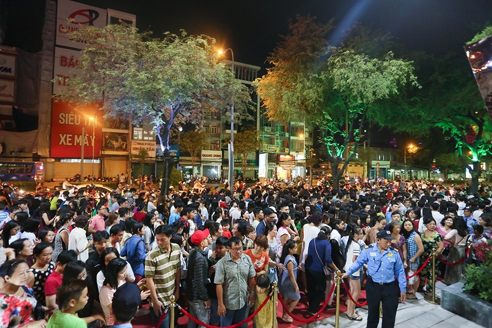The Garden Mall đông kẹt cứng ngay ngày đầu khai trương - 11 The Garden Mall đông kẹt cứng ngay ngày đầu khai trương - 11