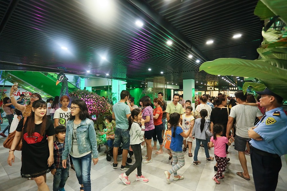 The Garden Mall đông kẹt cứng ngay ngày đầu khai trương - 13 The Garden Mall đông kẹt cứng ngay ngày đầu khai trương - 13