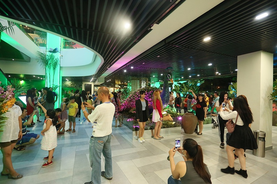 The Garden Mall đông kẹt cứng ngay ngày đầu khai trương - 14 The Garden Mall đông kẹt cứng ngay ngày đầu khai trương - 14