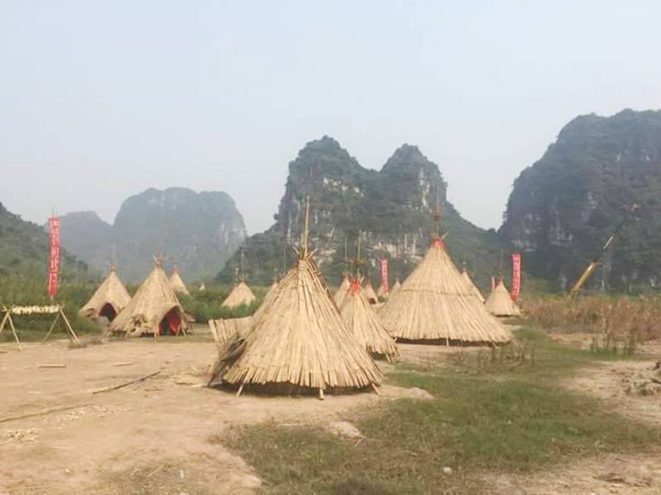 Mở cửa tham quan miễn phí phim trường Kong: Đảo đầu lâu - 6 Để đến được làng thổ dân, du khách phải đi thuyền theo tuyến 2 trong khu du lịch Tràng An.
