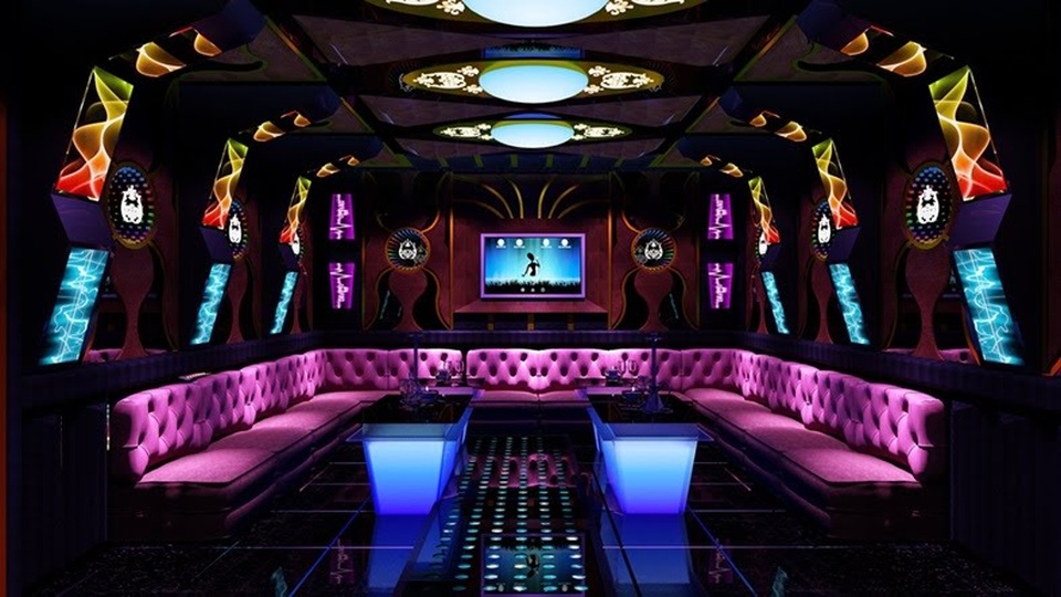 Các quán karaoke sẽ phải trả mức phí 2000 đồng/bài hát/ đầu máy từ năm 2017. Ảnh: TL.