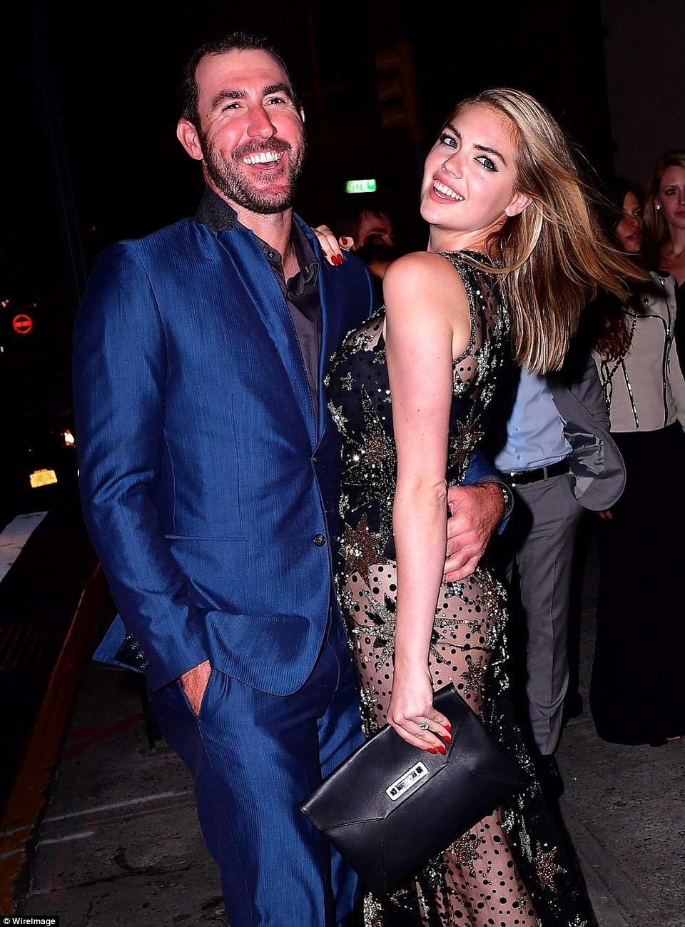 Siêu mẫu Kate Upton bất ngờ lên xe hoa với bạn trai giàu có - 16