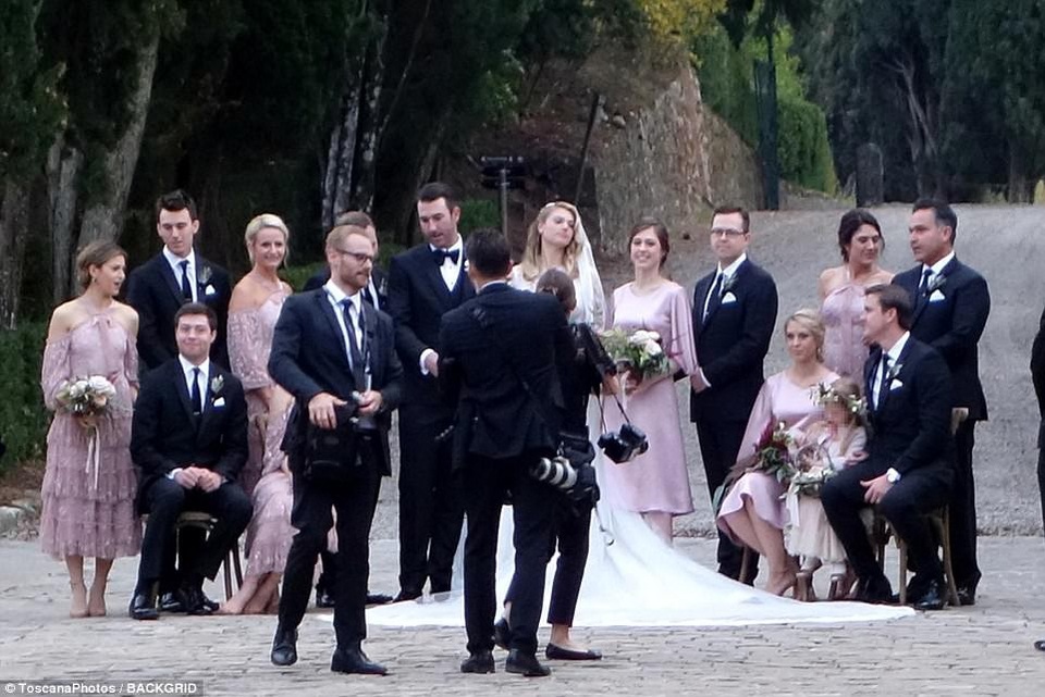 Siêu mẫu Kate Upton bất ngờ lên xe hoa với bạn trai giàu có - 6