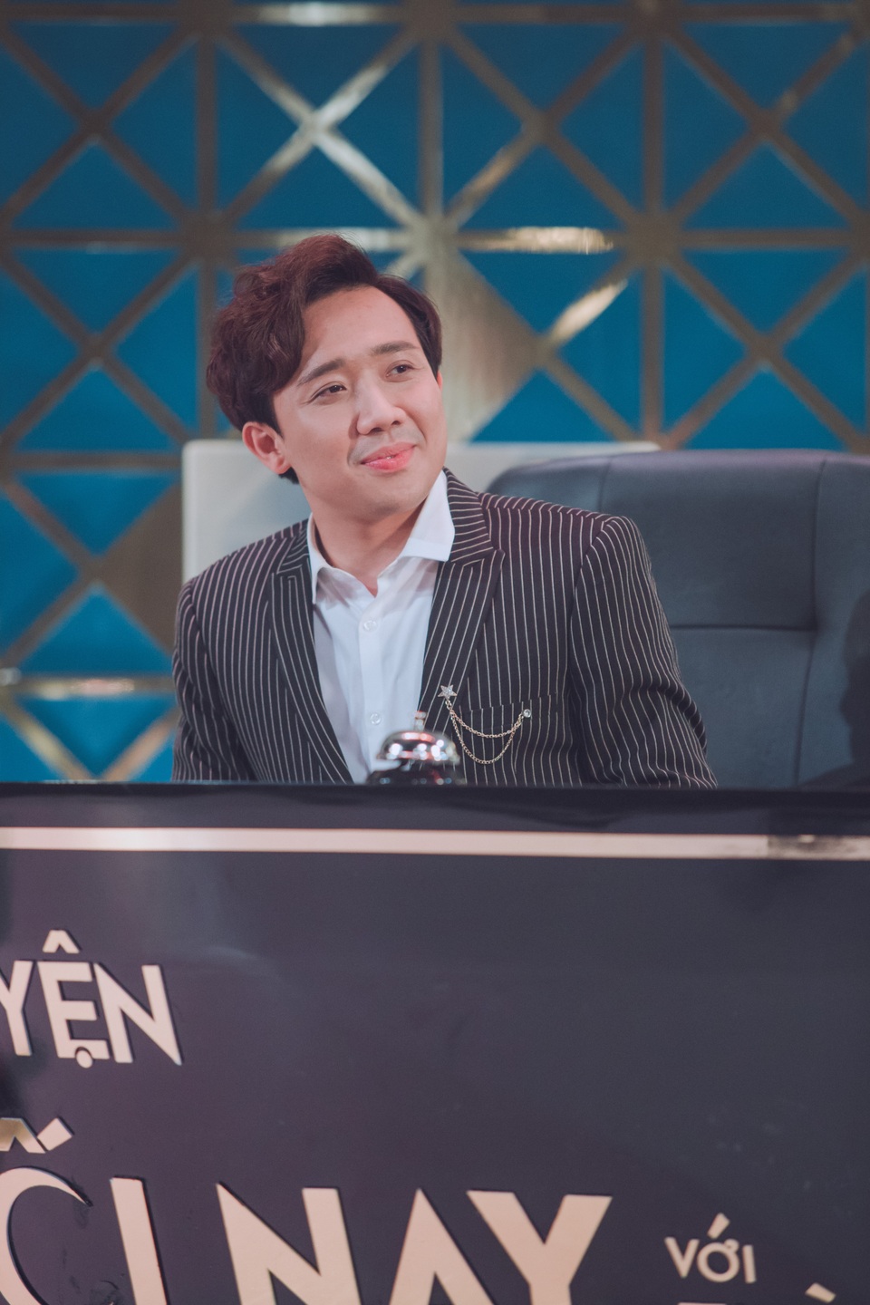 “Phụ nữ là phải biết hy sinh” - Trấn Thành không đồng tình với quan điểm này vì anh cho rằng phụ nữ đáng được quan tâm, chăm sóc hơn là cứ hy sinh.