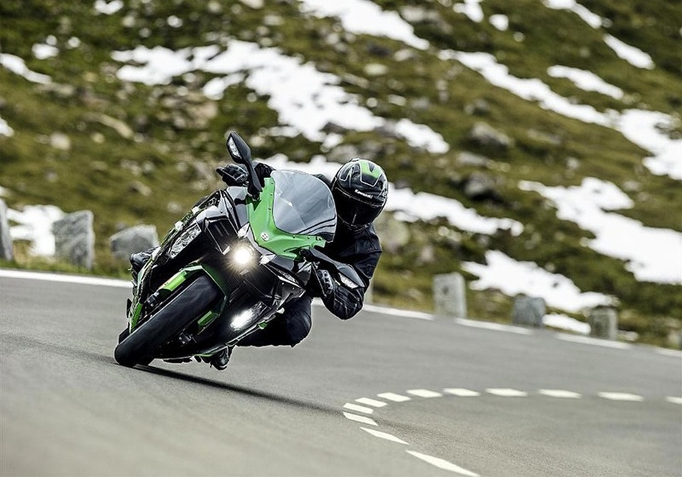 Kawasaki H2 SX - Một mẫu Sport Tourer “Đáng tiền” - 15 Kawasaki H2 SX - Một mẫu Sport Tourer “Đáng tiền” - 15