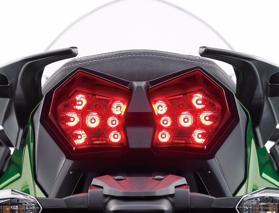 Kawasaki H2 SX - Một mẫu Sport Tourer “Đáng tiền” - 14 Kawasaki H2 SX - Một mẫu Sport Tourer “Đáng tiền” - 14