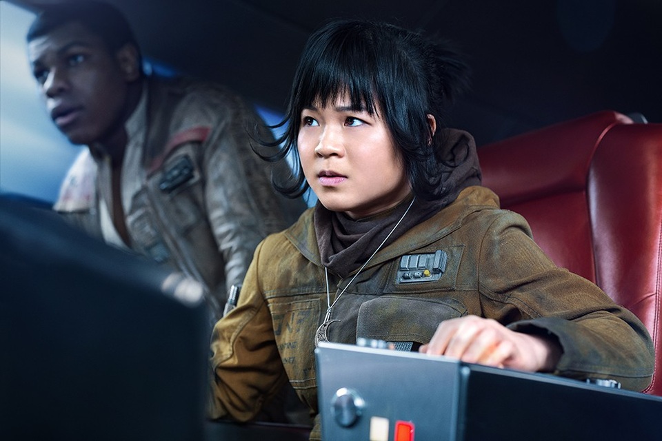 Ngô Thanh Vân: “Tôi được đãi ngộ như một siêu sao khi tham gia Star Wars” - 2 Khi còn nhỏ tuổi, Rose có một mối thù sâu đậm với Tổ chức thứ nhất, và khi cơ hội đến, Rose quyết tâm báo thù.