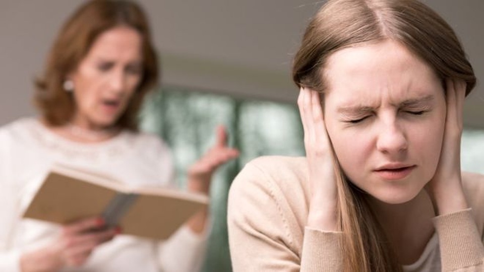 Điểm thi không phải là giá trị của con! - 2
Sự kỳ vọng quá mức của bố mẹ khiến điểm thi trở thành nỗi ám ảnh với con trẻ. (Ảnh minh họa)