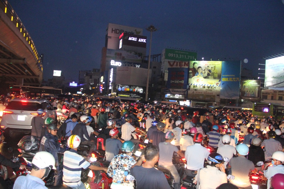 Các phương tiện đứng yên tại chỗ không di chuyển