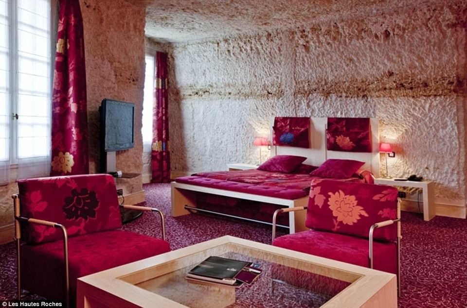 Những khách sạn nằm trong hang động siêu độc đáo - 8