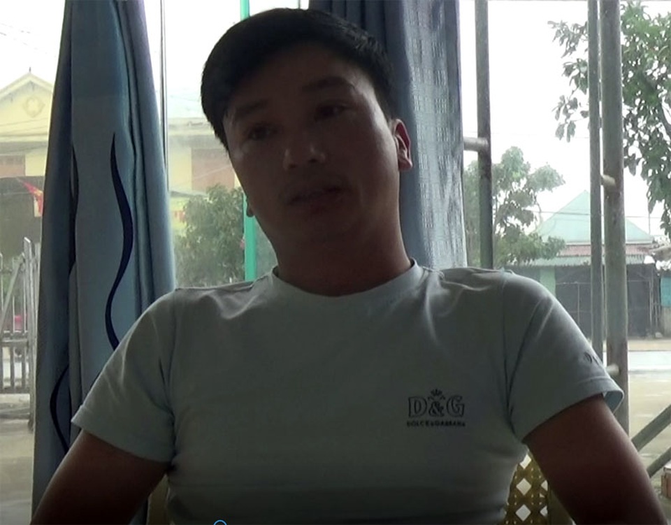 Khi những "con gà đẻ trứng vàng" biến thành... cục nợ! - 3
Anh Đường Văn Duy, chủ khách sạn Vinh Đạt: Từ một ông chủ, suốt nhiều tháng nay tôi kiêm luôn bảo vệ.
