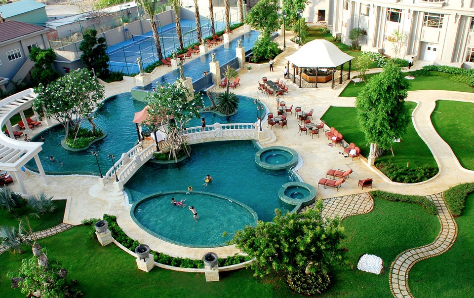 Khuôn viên bên trong khách sạn 5 sao