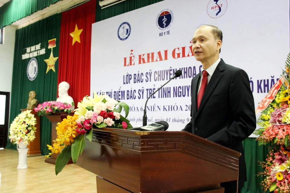 29 bác sĩ trẻ học để về công tác tại vùng khó khăn - 1 Ông Lê Quang Cường, Thứ trưởng Bộ Y tế phát biểu tại Lễ khai giảng