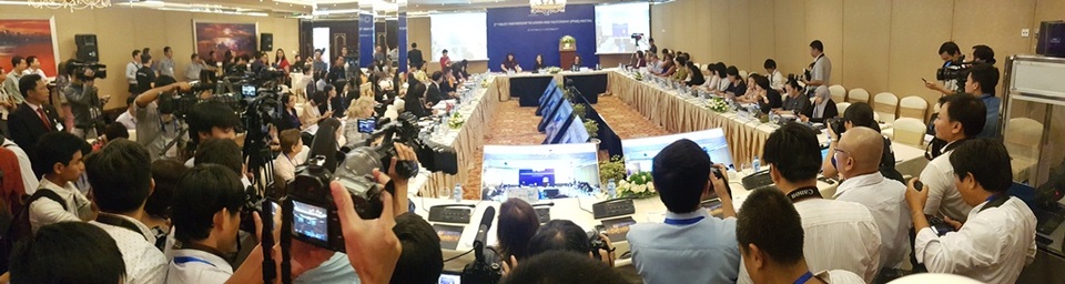 21 nền kinh tế tham dự Diễn đàn Phụ nữ và Kinh tế APEC 2017 - 4 Rất đông các phóng viên báo đài trong và ngoài nước đưa tin tại Diễn đàn Phụ nữ và Kinh tế trong APEC 2017 tại TP Huế từ 26-29/9